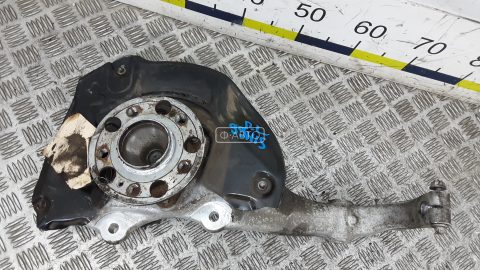 Ступица передняя левая