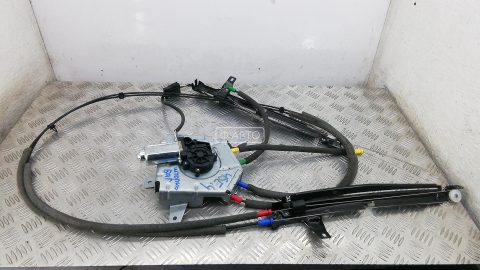 Шторка багажника