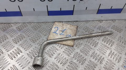 Ключ колесный