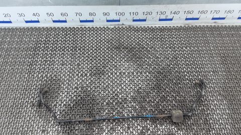 Стабилизатор поперечной устойчивости заднего моста