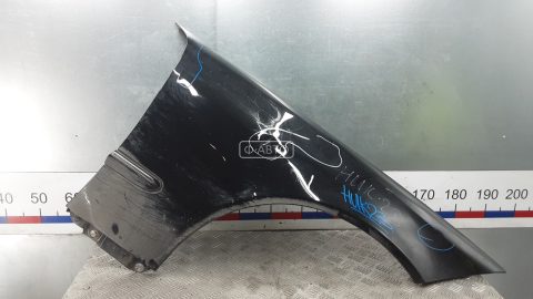 Крыло переднее правое