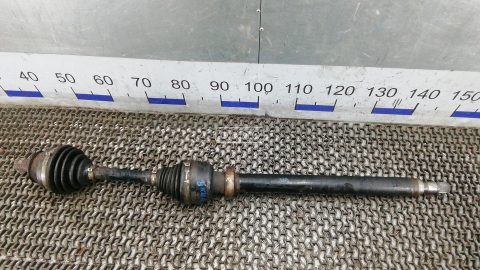 Привод передний правый