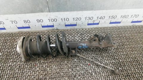 Стойка передняя правая