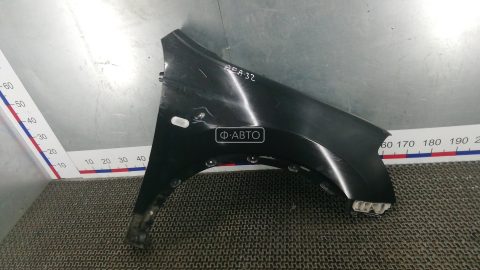Крыло переднее правое