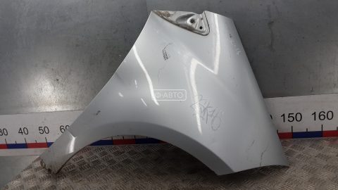 Крыло переднее правое