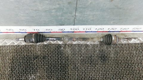 Привод передний правый