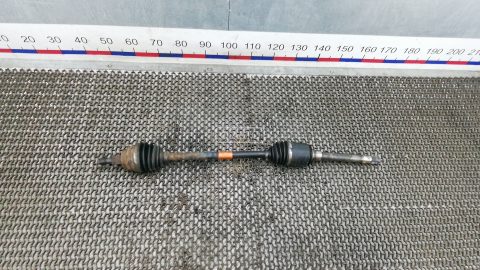 Привод передний правый