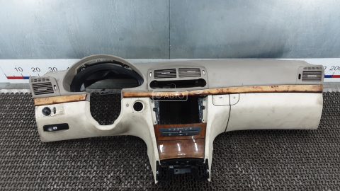 Панель приборов (торпедо)