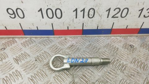 Крюк буксировочный