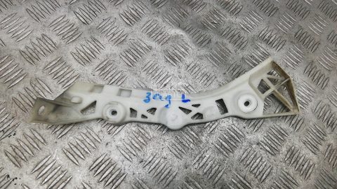 Крепление бампера заднее