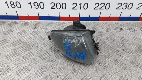 Фара галогенная правая передняя