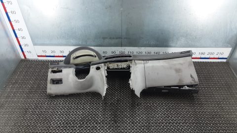 Панель приборов (торпедо)