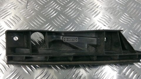 Крепление бампера переднее