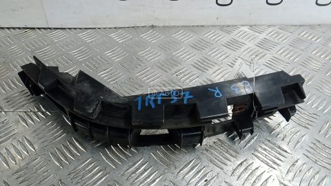 Крепление бампера заднее