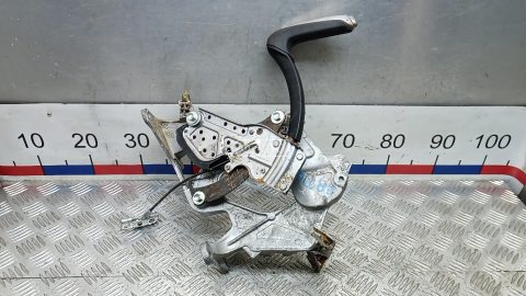 Рычаг ручного тормоза (ручник)