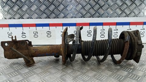 Стойка передняя правая