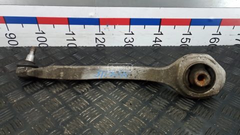 Рычаг передний нижний правый