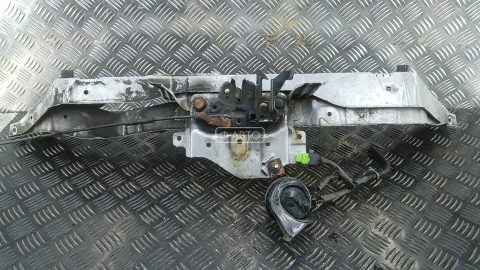 Рамка капота