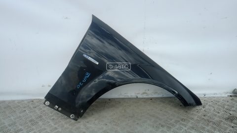 Крыло переднее правое