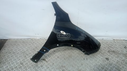 Крыло переднее правое