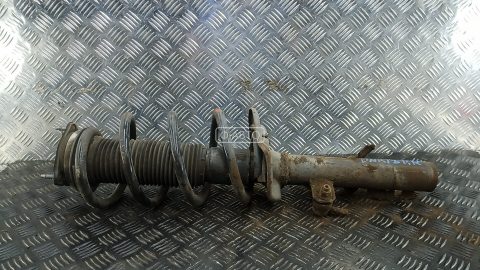 Стойка передняя правая