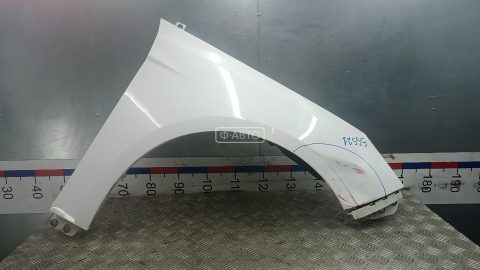 Крыло переднее правое