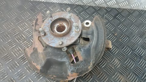 Ступица передняя левая