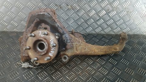 Ступица передняя левая