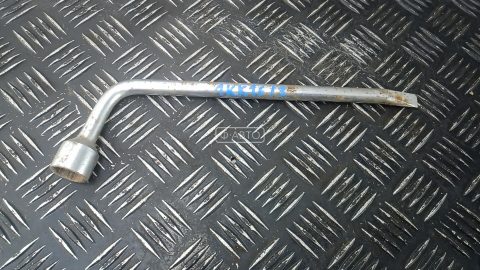 Ключ колесный