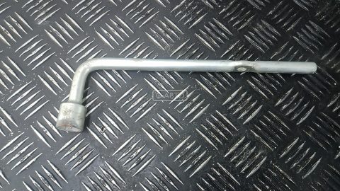 Ключ колесный