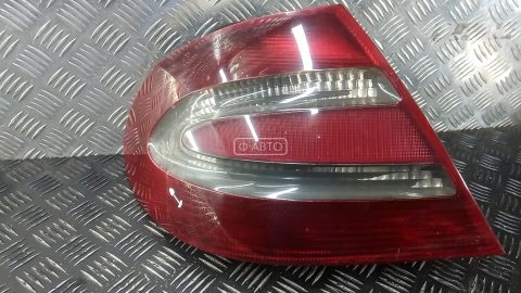 Фонарь задний левый