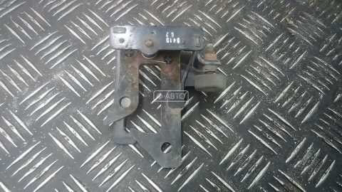 Замок капота