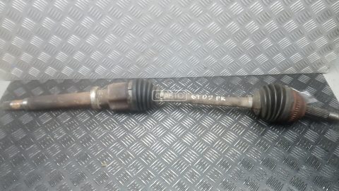 Привод передний правый