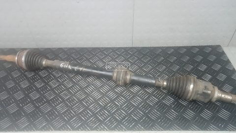 Привод передний правый