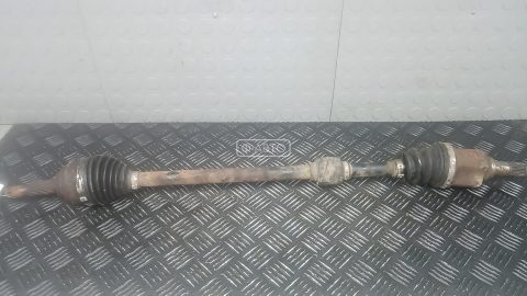 Привод передний правый