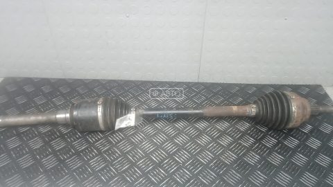 Привод передний правый