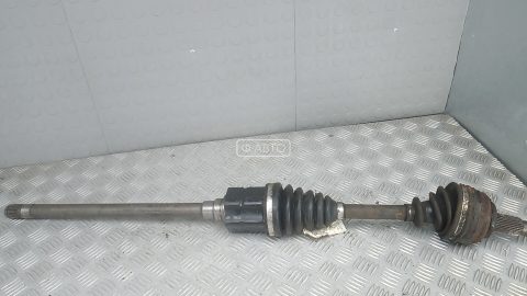 Привод передний правый