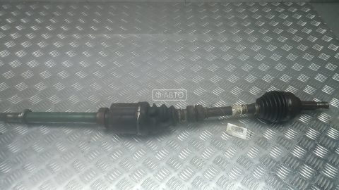 Привод передний правый