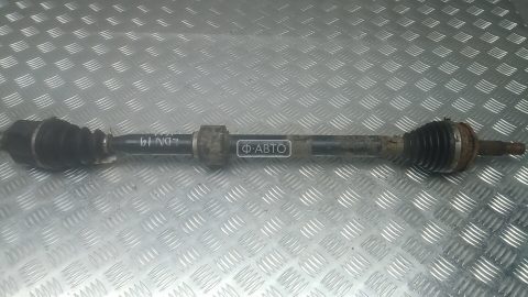 Привод передний правый