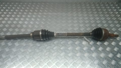 Привод передний правый