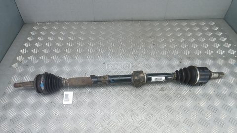 Привод передний правый