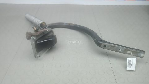 Петля крышки багажника