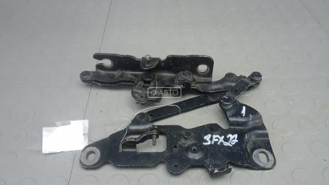 Петля капота