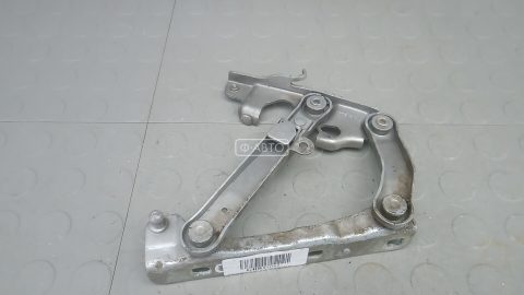 Петля капота