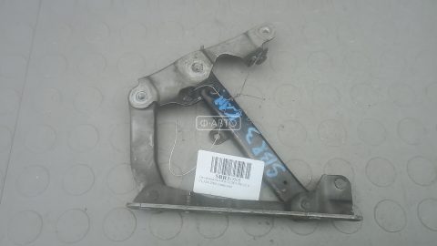 Петля капота