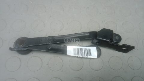 Петля крышки багажника