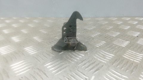 Замок капота