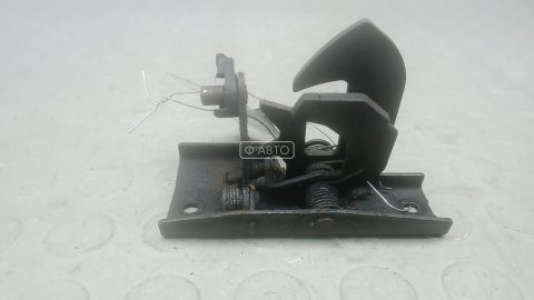 Замок капота