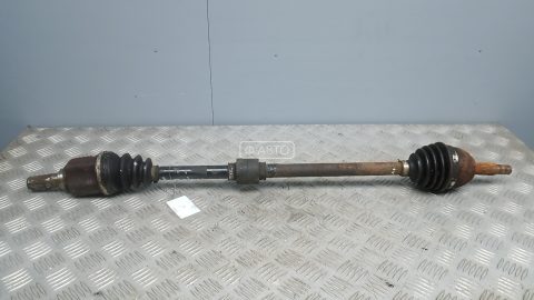 Привод передний правый