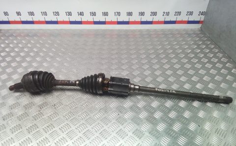 Привод передний правый